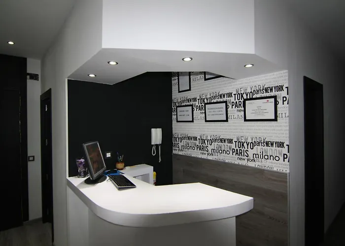 Hostal Mh Fuencarral Madri